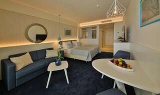 Отель Hotel White Lagoon - All Inclusive Каварна Двухместный номер Делюкс с 1 кроватью (для 2 взрослых и 1 ребенка)-6